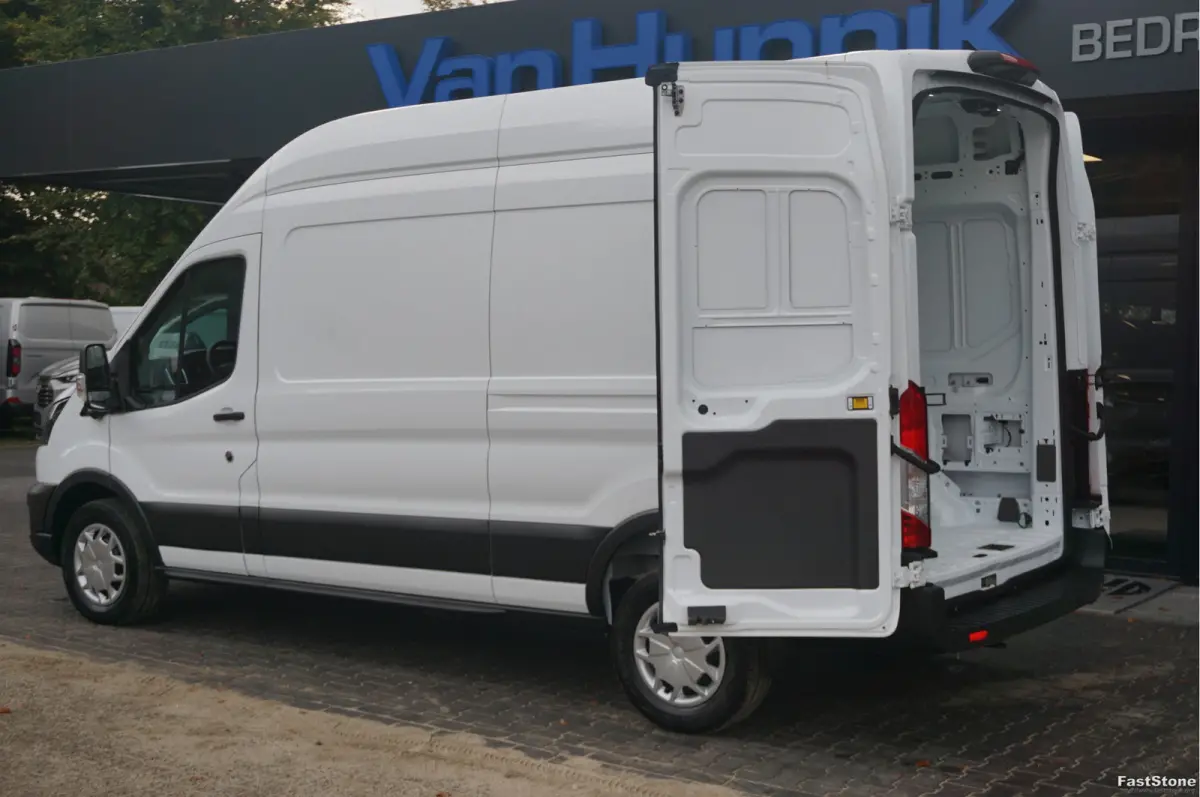 350L 130PK L3H3 BPM VRIJ!! Navi, 360° Camera, Adap. Cruise, 270° Deur!! NR. A10*