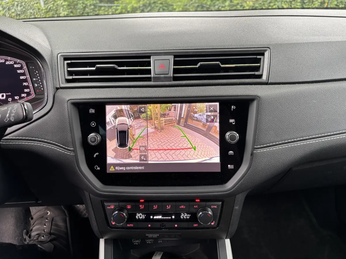 1.0 TSI DSG Xcellence|Camera|App-Connect|Stoelver.