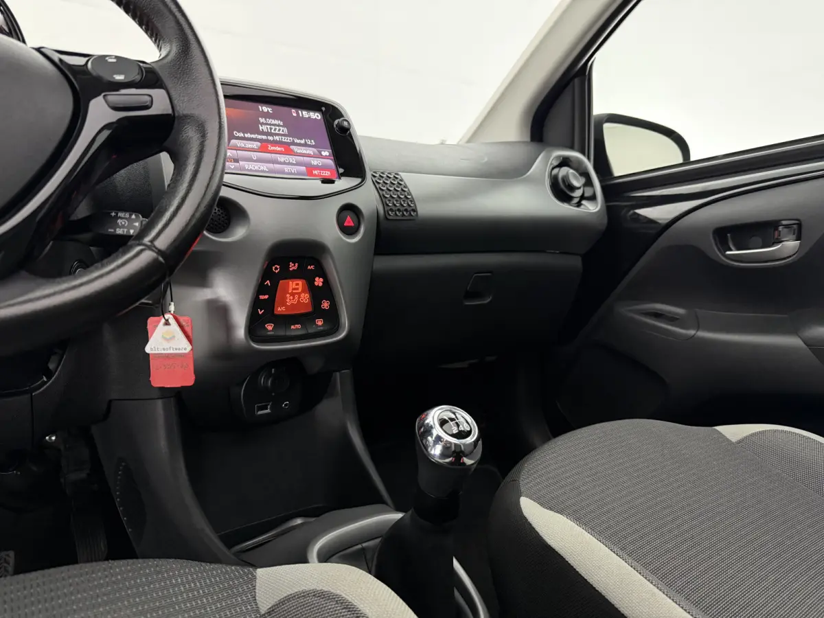 1.0 x-joy Cabrio | Open dak | Clima | Cruise | Camera | Carplay | NAP