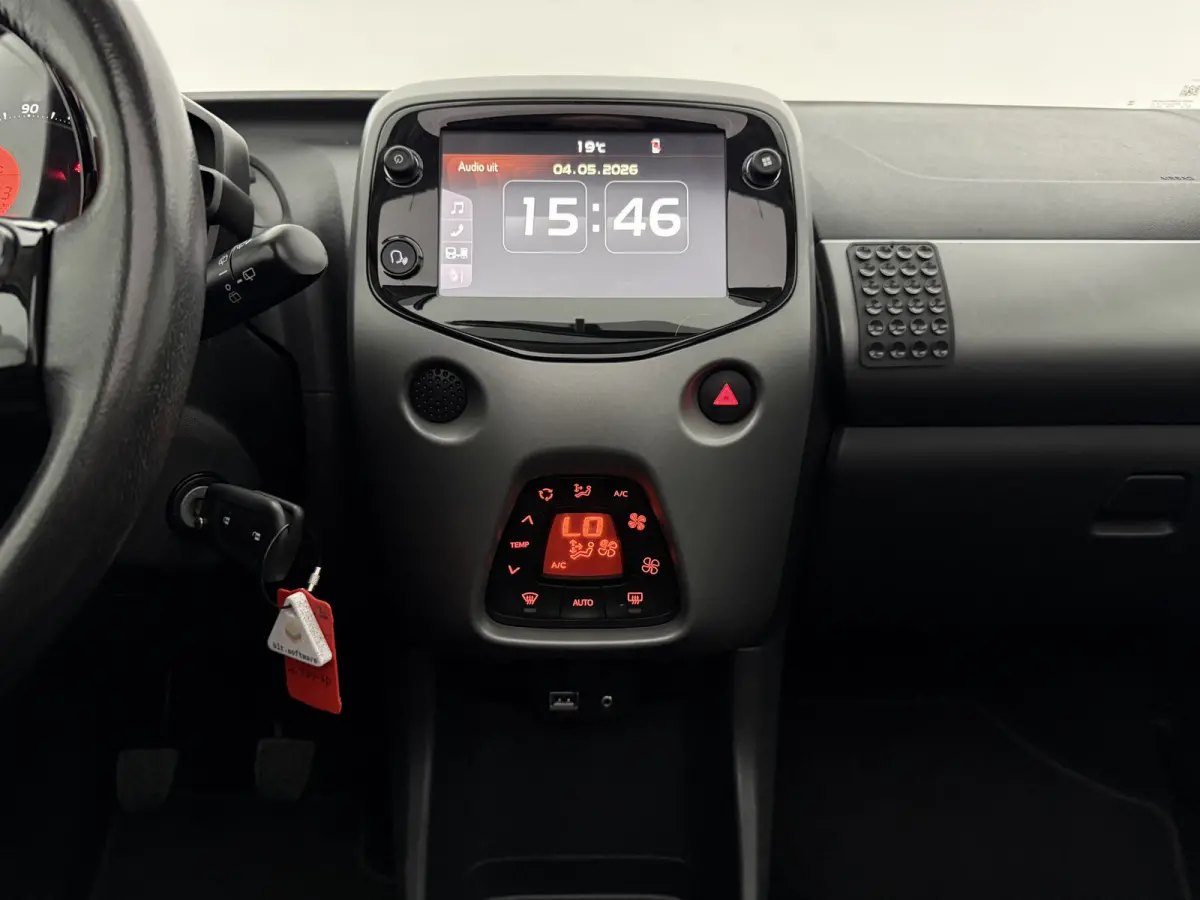 1.0 x-joy Cabrio | Open dak | Clima | Cruise | Camera | Carplay | NAP