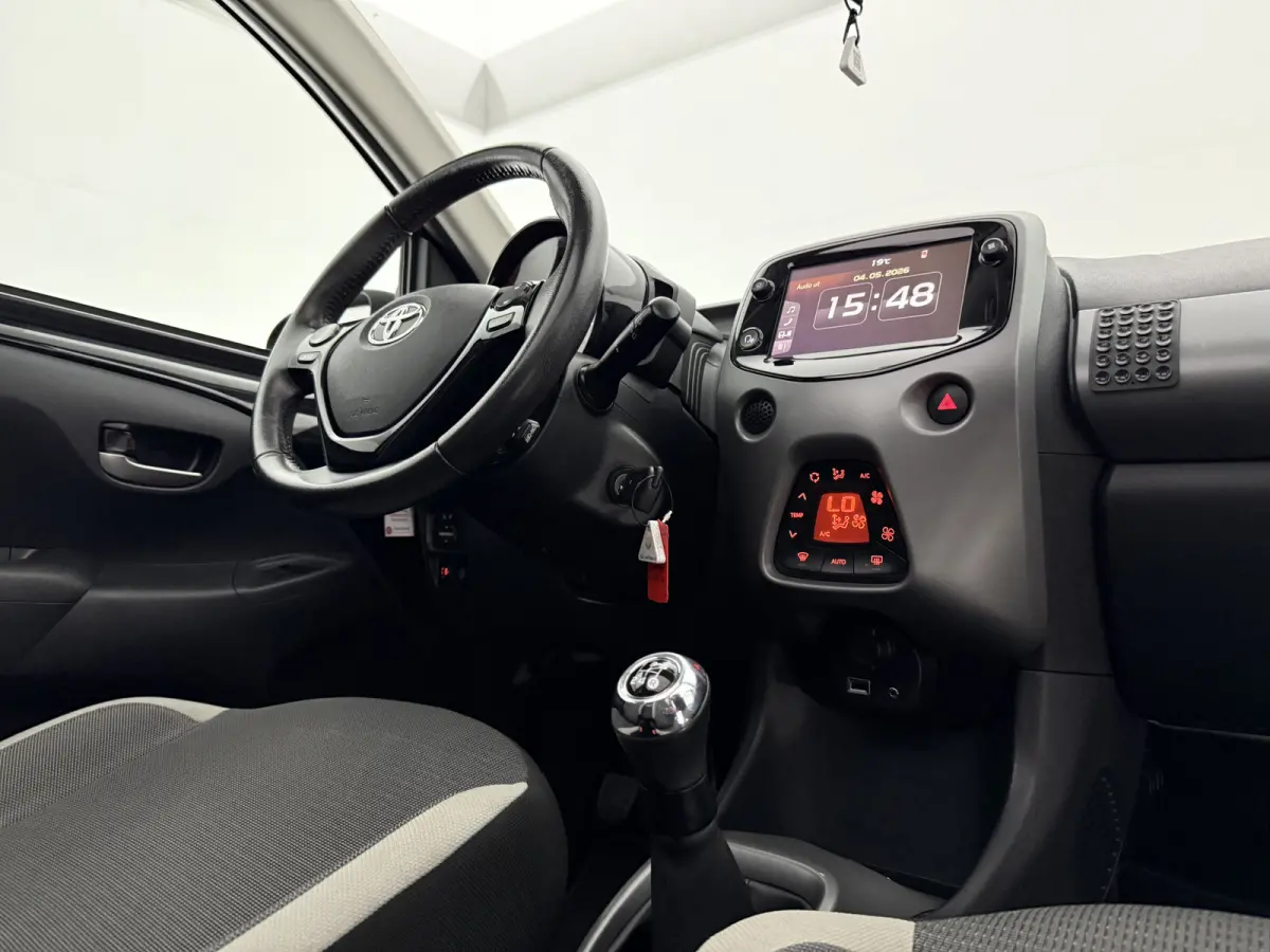 1.0 x-joy Cabrio | Open dak | Clima | Cruise | Camera | Carplay | NAP
