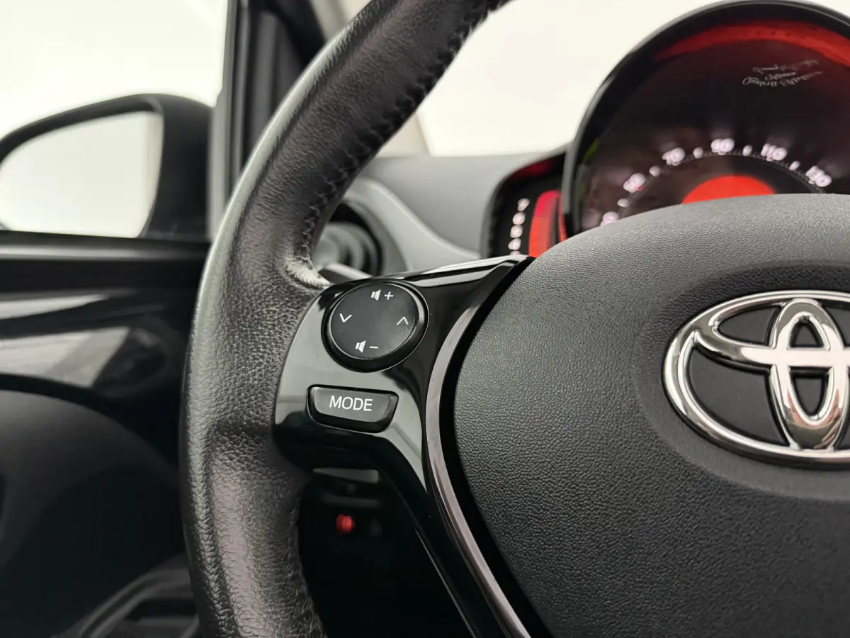 1.0 x-joy Cabrio | Open dak | Clima | Cruise | Camera | Carplay | NAP