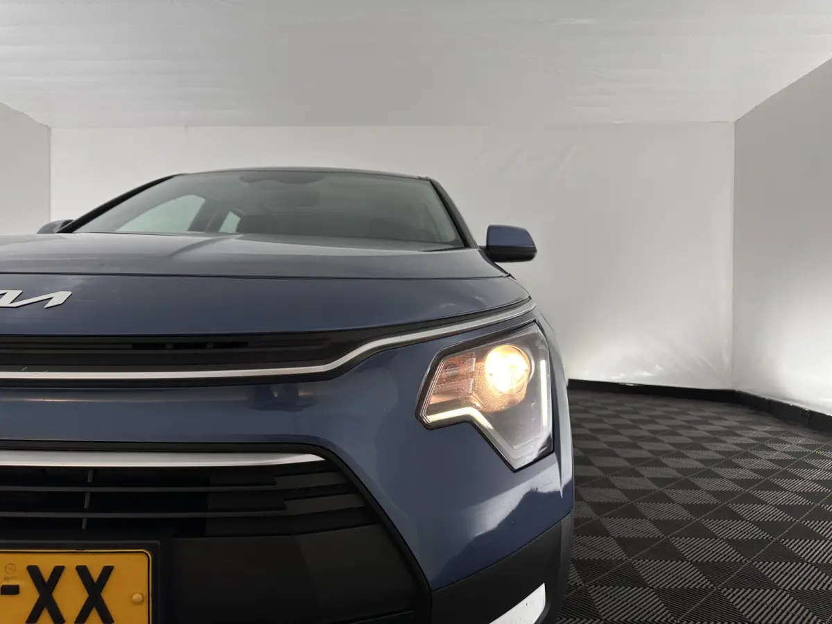 1.6 GDi Hybrid ComfortLine (INCL-BTW) Aut. *ADAPTIVE-CRUISE | DIGI-COCKPIT | CARPLAY | CAMERA | COMFORTSEATS | DAB | ECC | PDC | CRUISE | TOWBAR | 16''ALU*