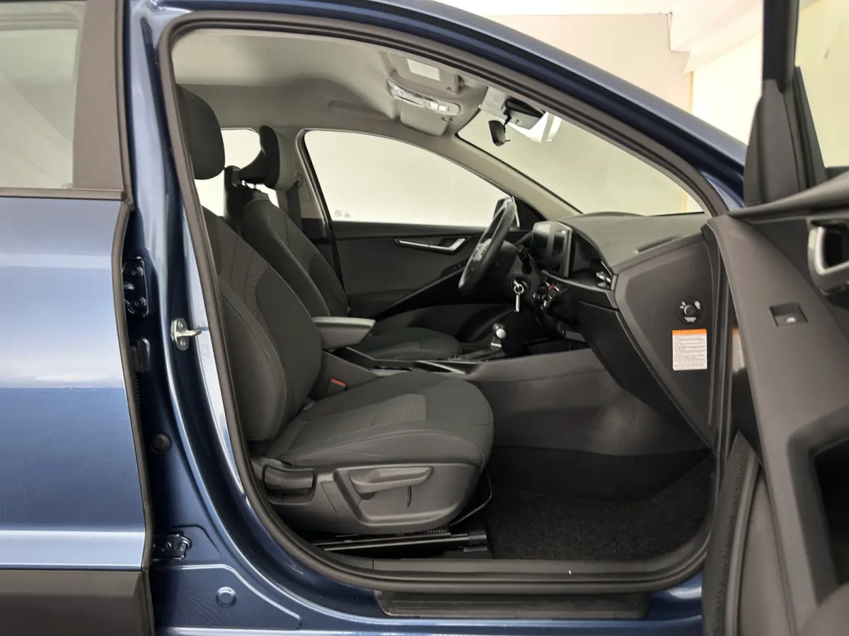 1.6 GDi Hybrid ComfortLine (INCL-BTW) Aut. *ADAPTIVE-CRUISE | DIGI-COCKPIT | CARPLAY | CAMERA | COMFORTSEATS | DAB | ECC | PDC | CRUISE | TOWBAR | 16''ALU*