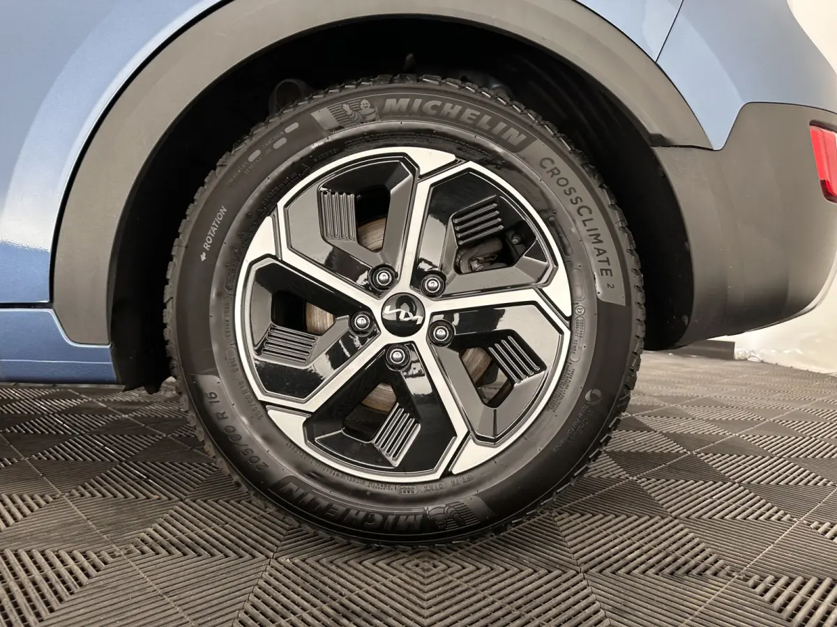 1.6 GDi Hybrid ComfortLine (INCL-BTW) Aut. *ADAPTIVE-CRUISE | DIGI-COCKPIT | CARPLAY | CAMERA | COMFORTSEATS | DAB | ECC | PDC | CRUISE | TOWBAR | 16''ALU*