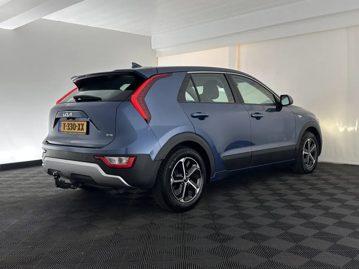 1.6 GDi Hybrid ComfortLine (INCL-BTW) Aut. *ADAPTIVE-CRUISE | DIGI-COCKPIT | CARPLAY | CAMERA | COMFORTSEATS | DAB | ECC | PDC | CRUISE | TOWBAR | 16''ALU*