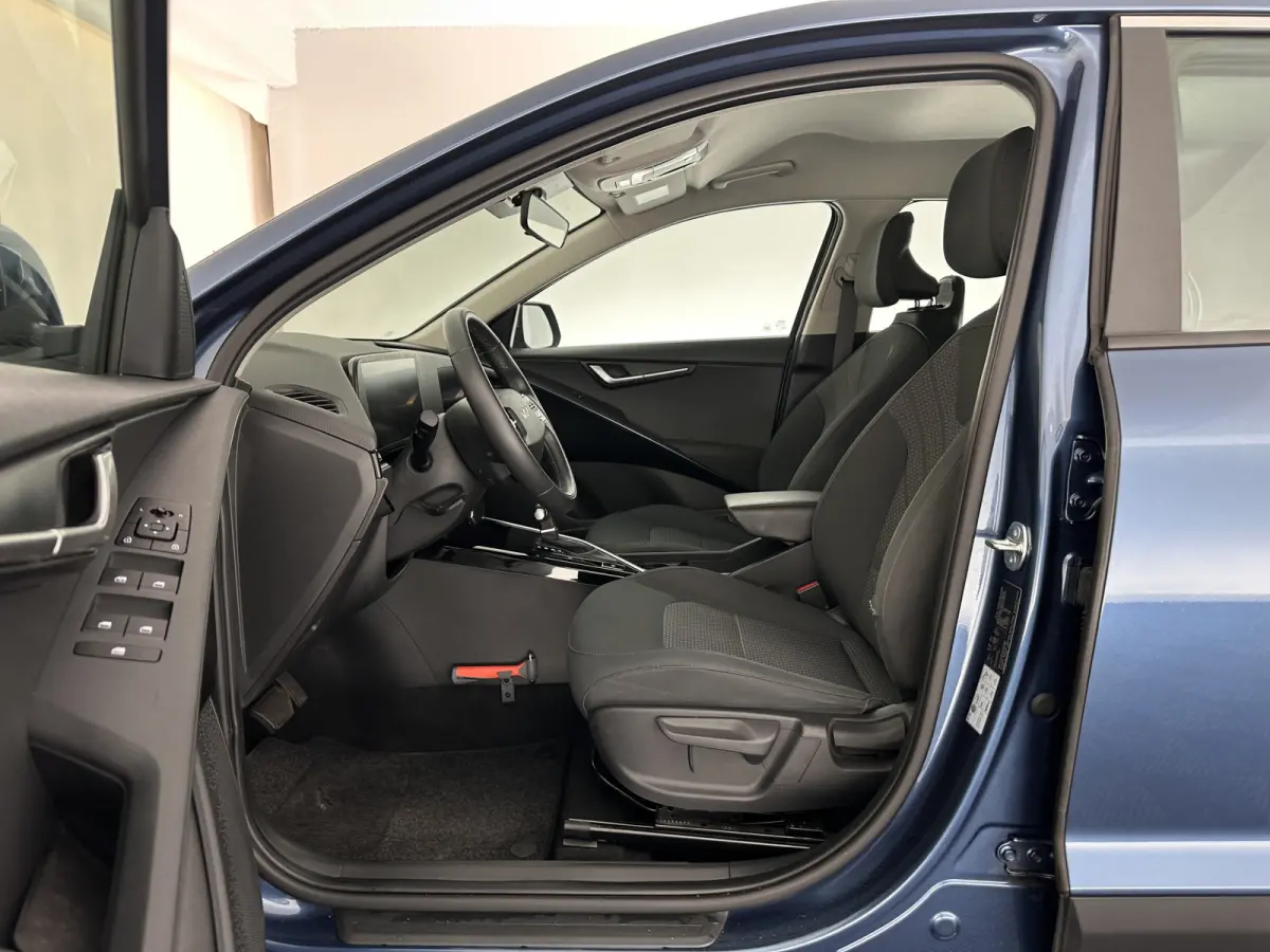 1.6 GDi Hybrid ComfortLine (INCL-BTW) Aut. *ADAPTIVE-CRUISE | DIGI-COCKPIT | CARPLAY | CAMERA | COMFORTSEATS | DAB | ECC | PDC | CRUISE | TOWBAR | 16''ALU*