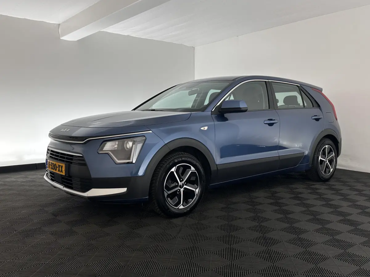 1.6 GDi Hybrid ComfortLine (INCL-BTW) Aut. *ADAPTIVE-CRUISE | DIGI-COCKPIT | CARPLAY | CAMERA | COMFORTSEATS | DAB | ECC | PDC | CRUISE | TOWBAR | 16''ALU*