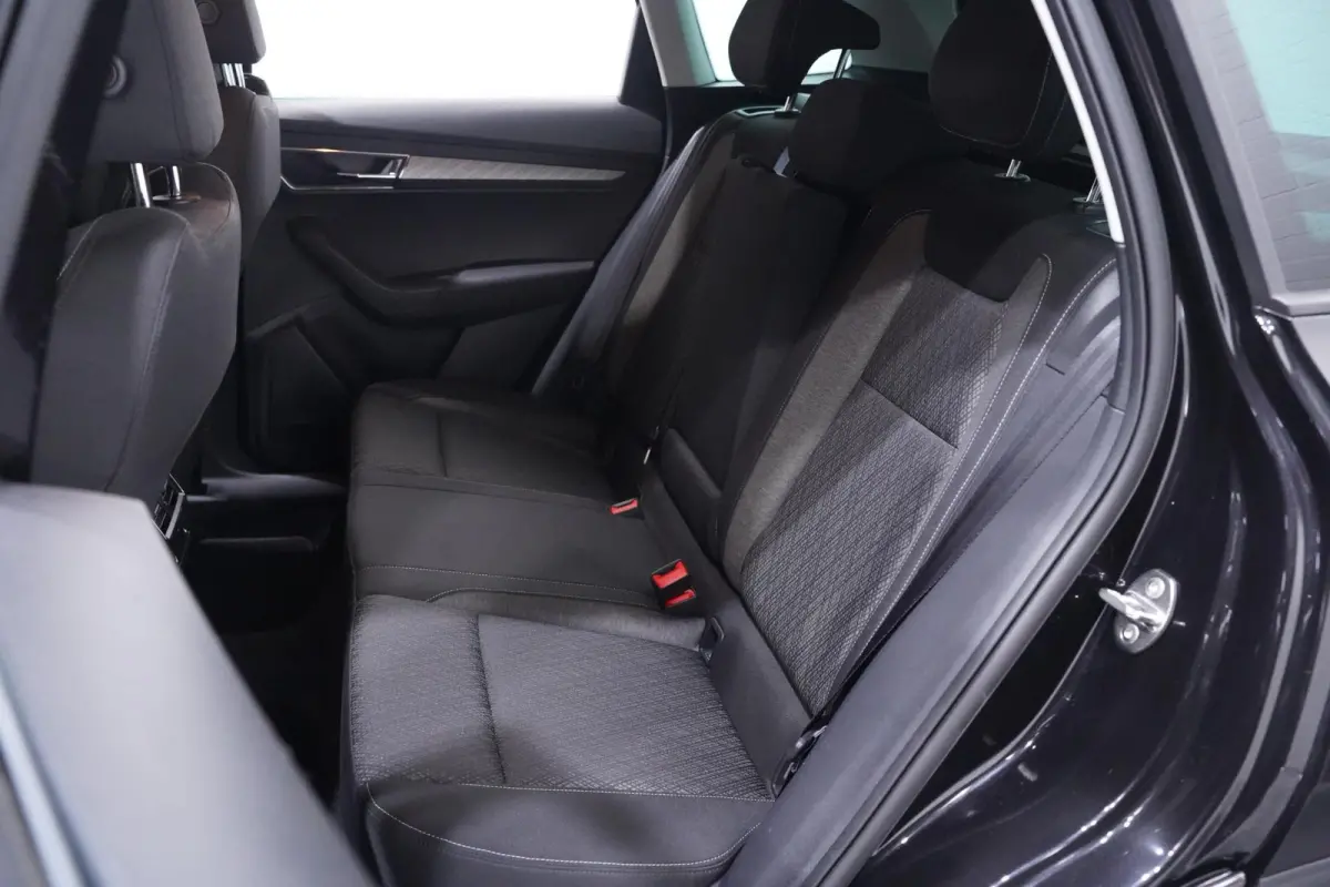 1.5 TSI ACT Business Edition Plus NAP Clima Winterpakket Navi Camera PDC v+a  Voorruitverwaming