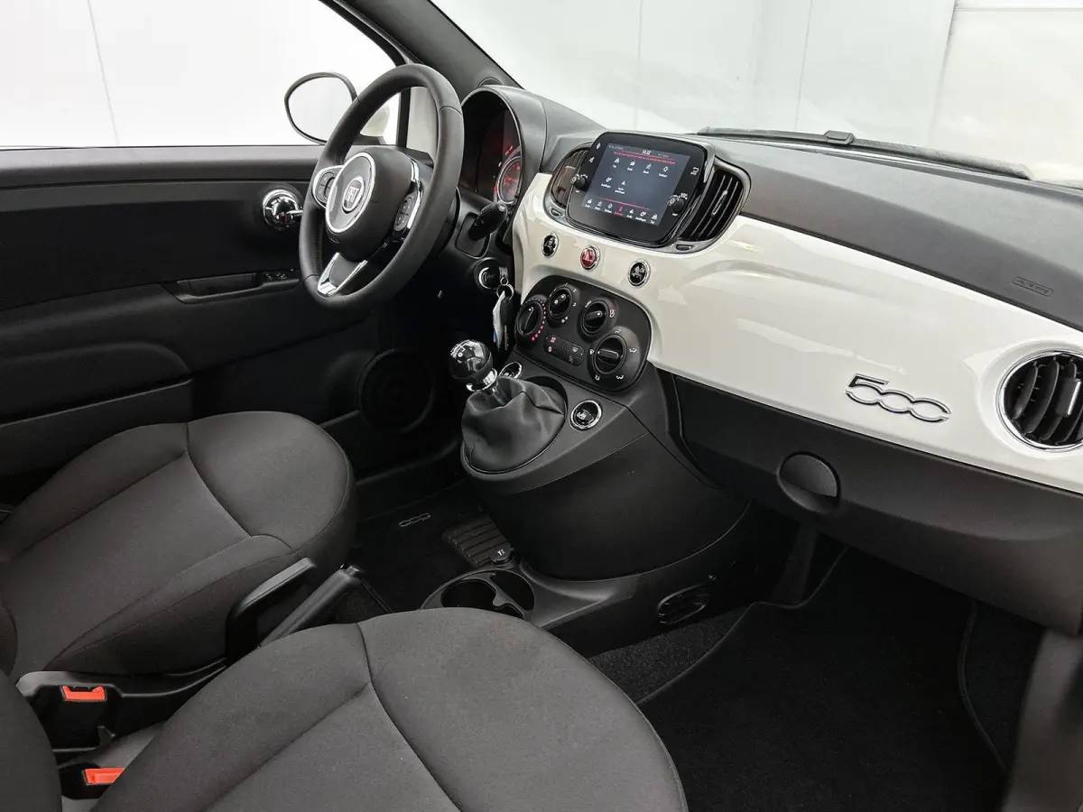 1.0 Hybrid Dolcevita Finale 70pk | LAGE KM | Glazendak | Apple Carplay/Android Auto | Airco | Cruise Control | 15"LMV | Parkeersensoren |