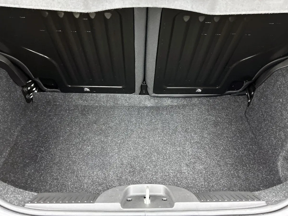 1.0 Hybrid Dolcevita Finale 70pk | LAGE KM | Glazendak | Apple Carplay/Android Auto | Airco | Cruise Control | 15"LMV | Parkeersensoren |