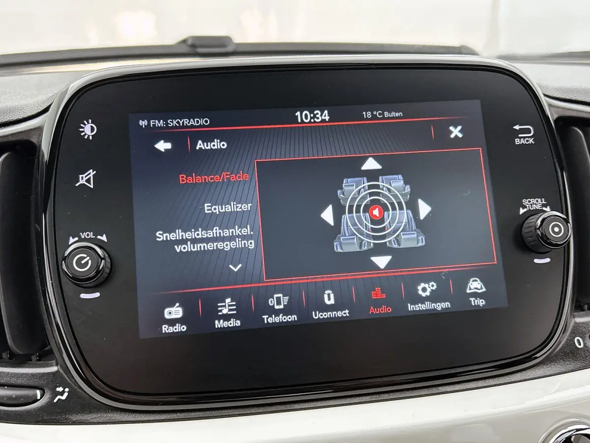 1.0 Hybrid Dolcevita Finale 70pk | LAGE KM | Glazendak | Apple Carplay/Android Auto | Airco | Cruise Control | 15"LMV | Parkeersensoren |
