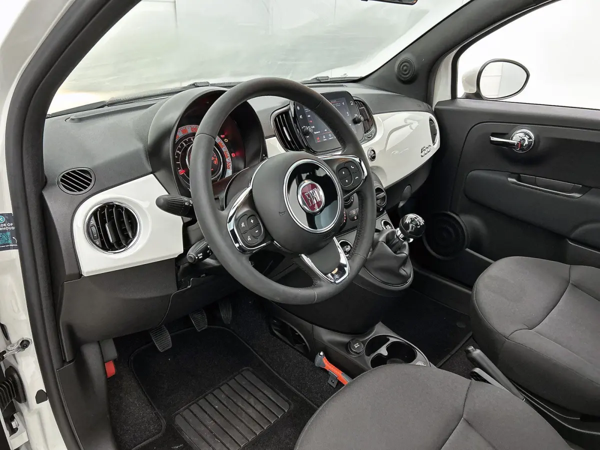 1.0 Hybrid Dolcevita Finale 70pk | LAGE KM | Glazendak | Apple Carplay/Android Auto | Airco | Cruise Control | 15"LMV | Parkeersensoren |