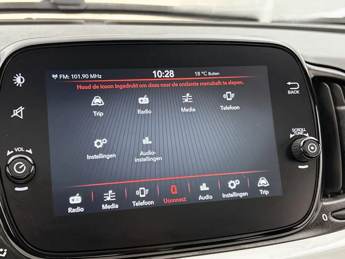 1.0 Hybrid Dolcevita Finale 70pk | LAGE KM | Glazendak | Apple Carplay/Android Auto | Airco | Cruise Control | 15"LMV | Parkeersensoren |