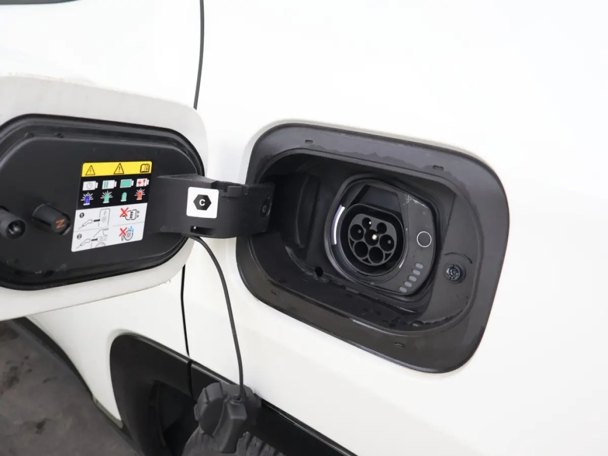4xe 240 Plug In Hybride S Leder Stoelkoeling 360 Camera All Seas