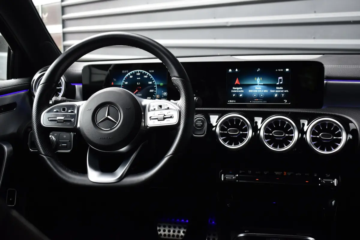 250 e AMG Line | Sfeerverlichting | Stoelverwarming | 18'' Wielen | CarPlay | Navigatie |