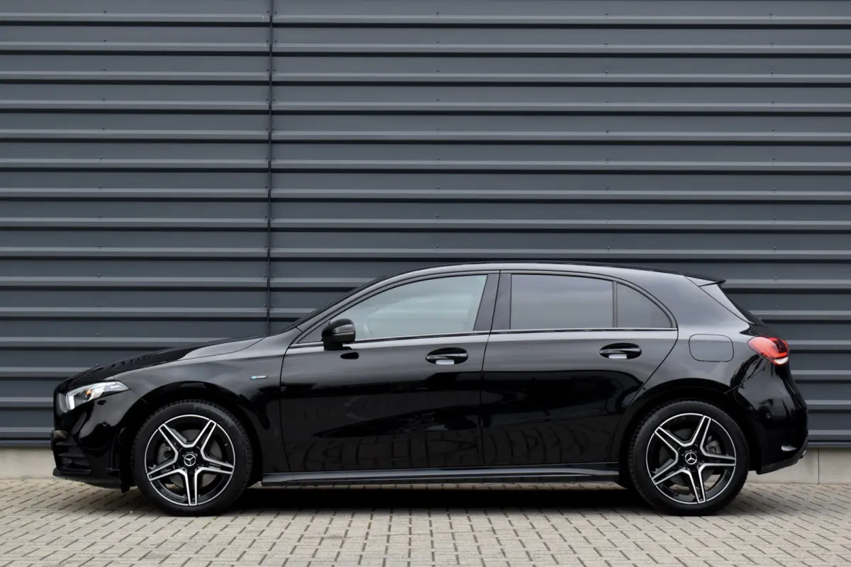 250 e AMG Line | Sfeerverlichting | Stoelverwarming | 18'' Wielen | CarPlay | Navigatie |