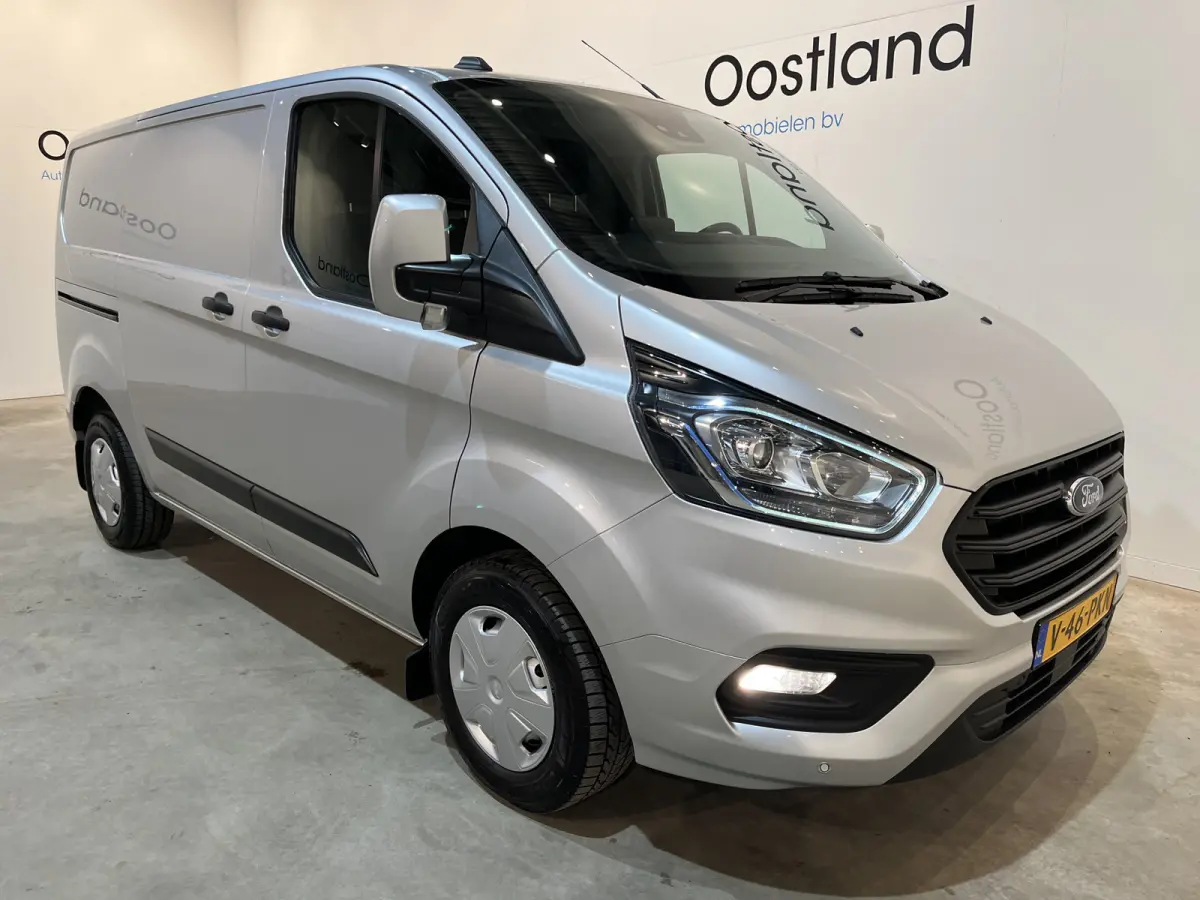 300 2.0 TDCI L1H1 Trend 130 PK Servicebus / Sortimo Inrichting / Euro 6 / Airco / CarPlay / Camera / Cruise Control / 3-Zits