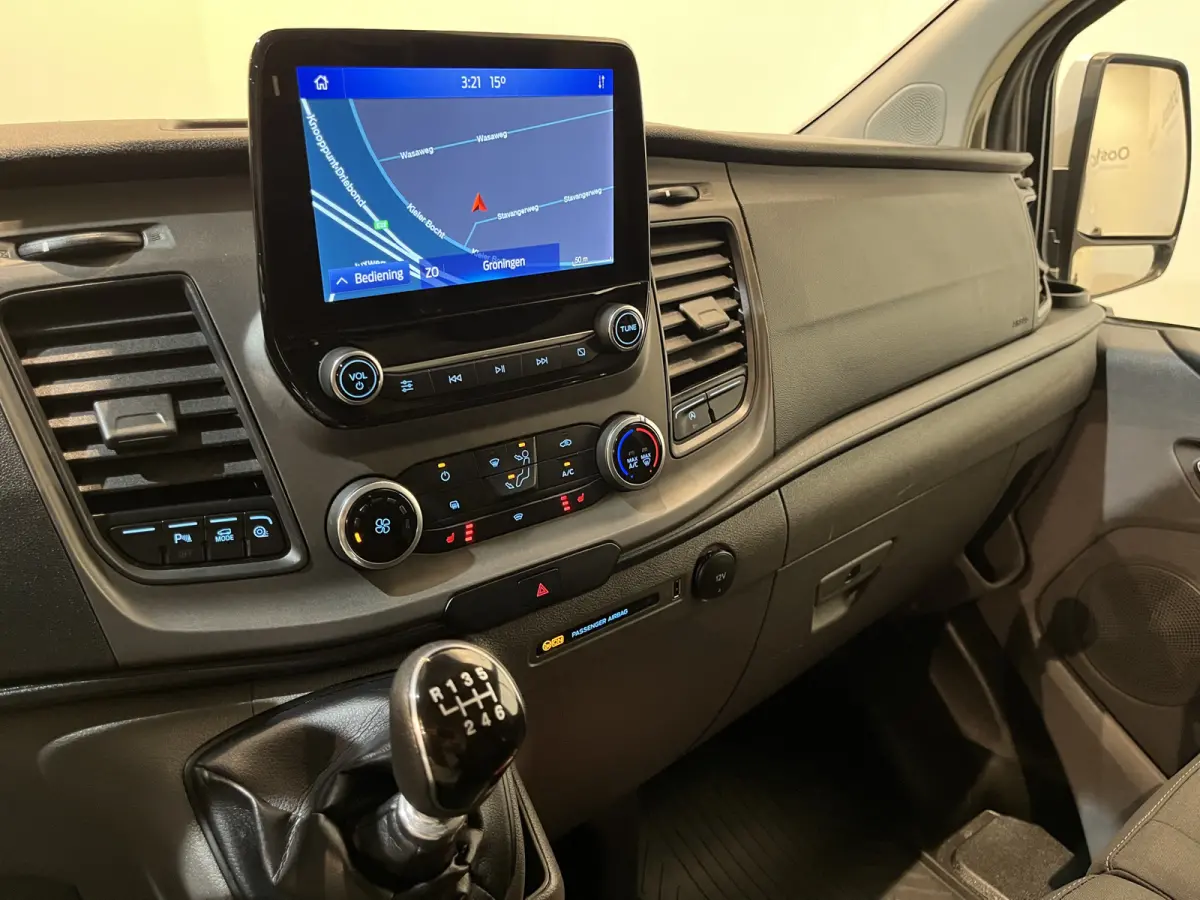 300 2.0 TDCI L1H1 Trend 130 PK Servicebus / Sortimo Inrichting / Euro 6 / Airco / CarPlay / Camera / Cruise Control / 3-Zits
