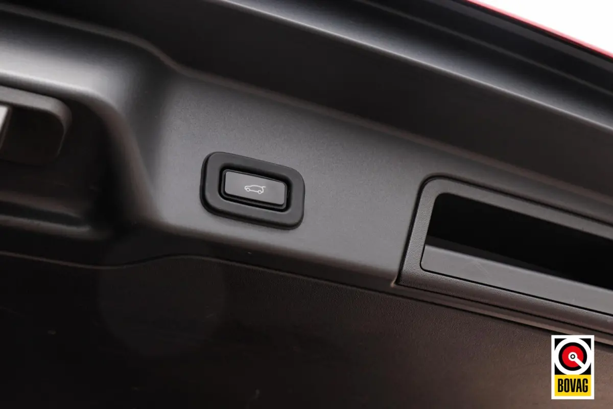 1.5 P300e AWD R-Dynamic S |LEDER|CAMERA|MEMORY|TREKHAAK|CARPLAY