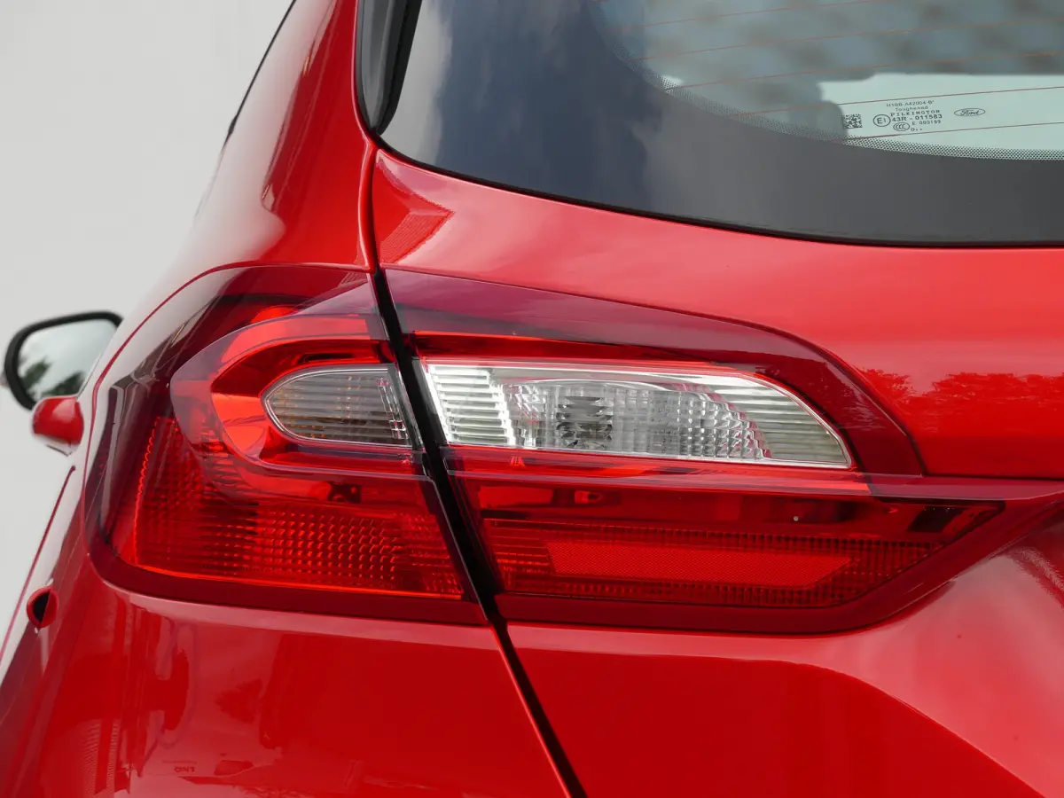 1.0 EcoBoost Connected | CRUISE | AIRCO | APPLE CARPLAY / ANDRIOD AUTO |