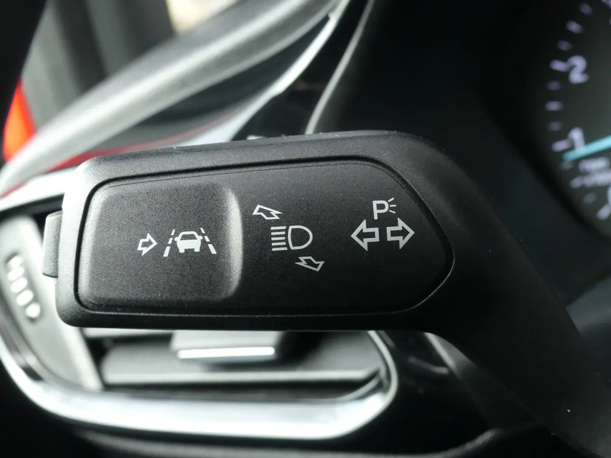 1.0 EcoBoost Connected | CRUISE | AIRCO | APPLE CARPLAY / ANDRIOD AUTO |