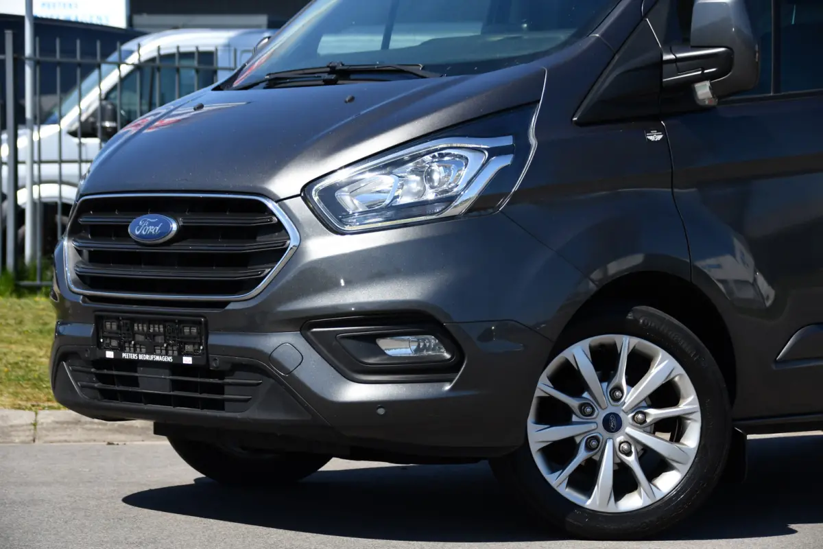 300 2.0 TDCI L2H1 Limited Camera, Cruise, Carplay, 2 x Schuifdeur, Trekhaak, 130pk, Stoelverwarming, Multimedia, Uniek!