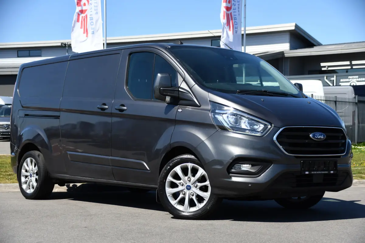 300 2.0 TDCI L2H1 Limited Camera, Cruise, Carplay, 2 x Schuifdeur, Trekhaak, 130pk, Stoelverwarming, Multimedia, Uniek!