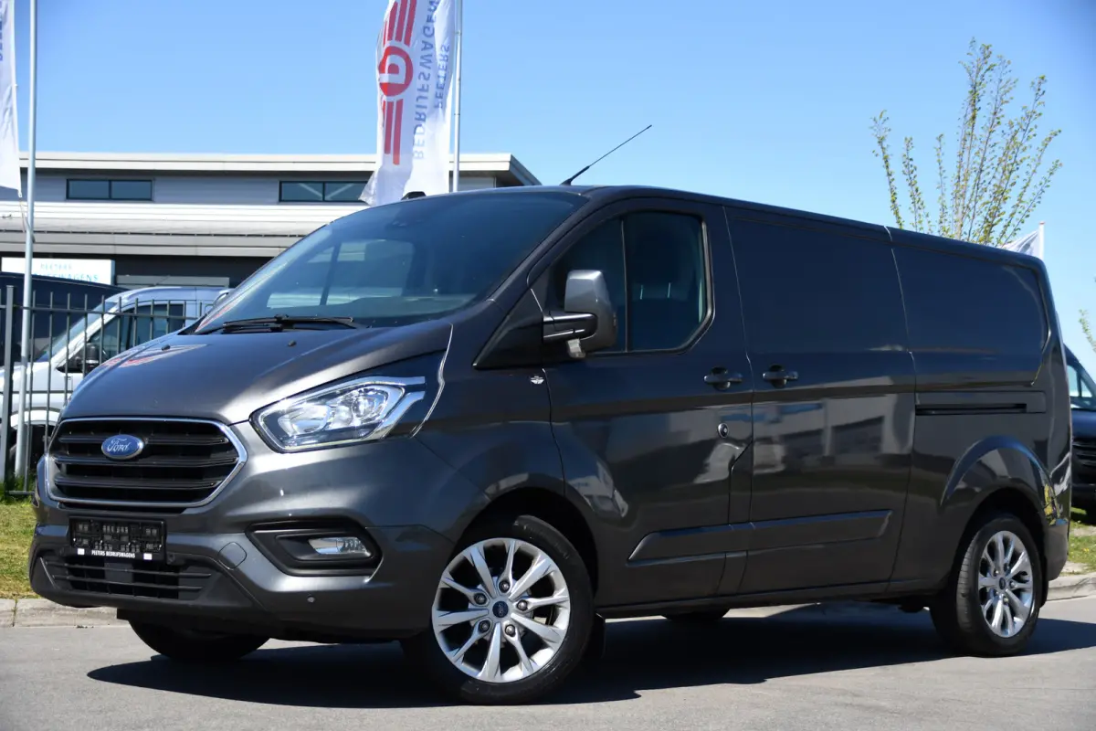 300 2.0 TDCI L2H1 Limited Camera, Cruise, Carplay, 2 x Schuifdeur, Trekhaak, 130pk, Stoelverwarming, Multimedia, Uniek!
