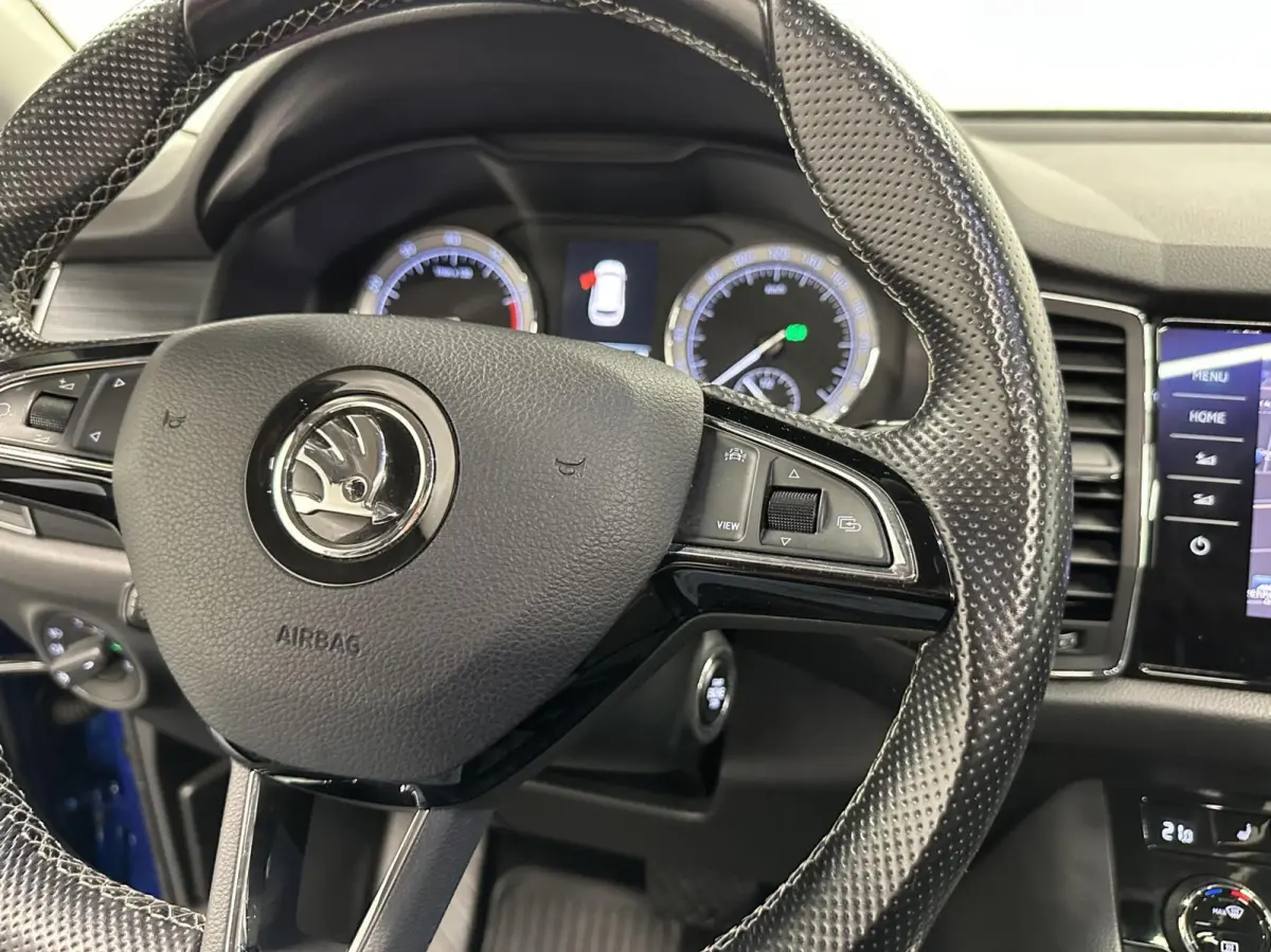 1.5 TSI Business Edition PANO TREKHAAK CAMERA CARPLAY ECC CRUISE.