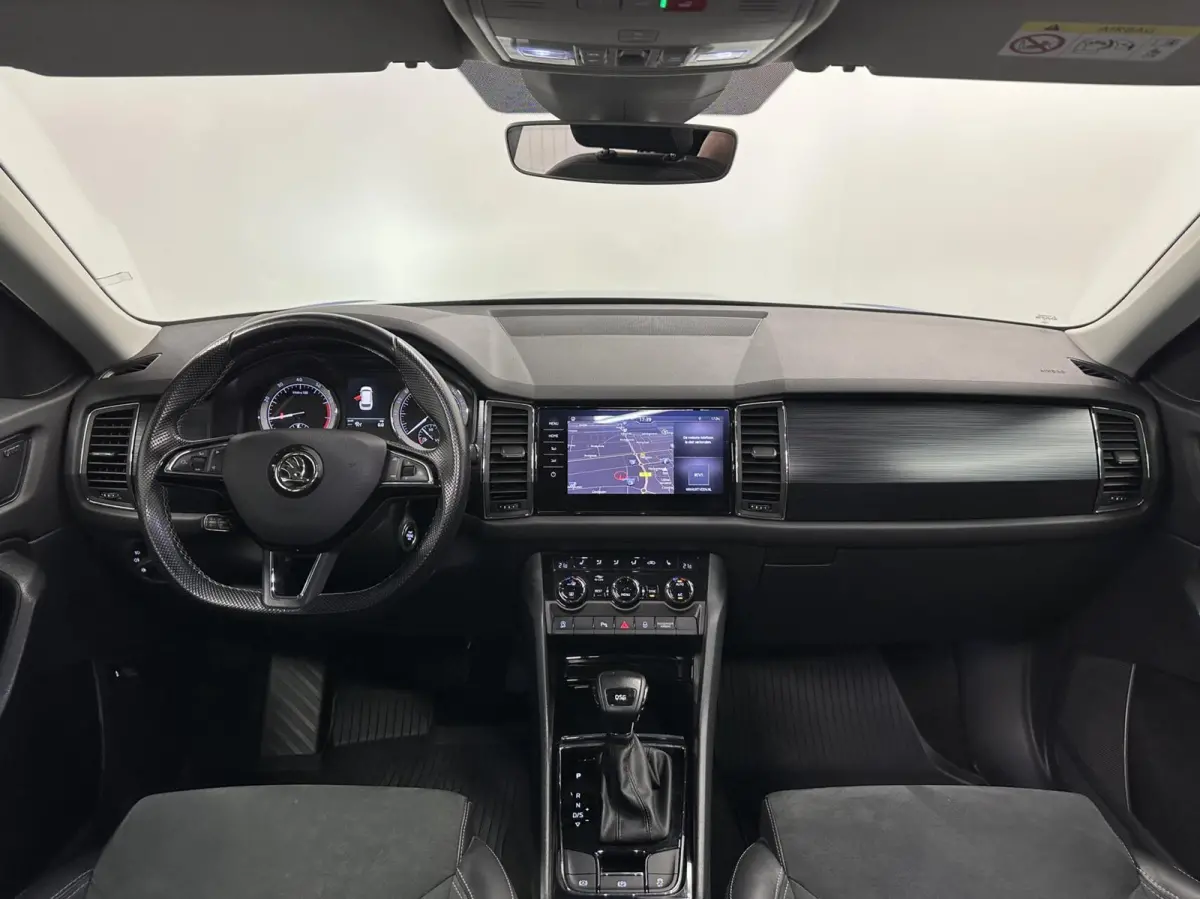 1.5 TSI Business Edition PANO TREKHAAK CAMERA CARPLAY ECC CRUISE.