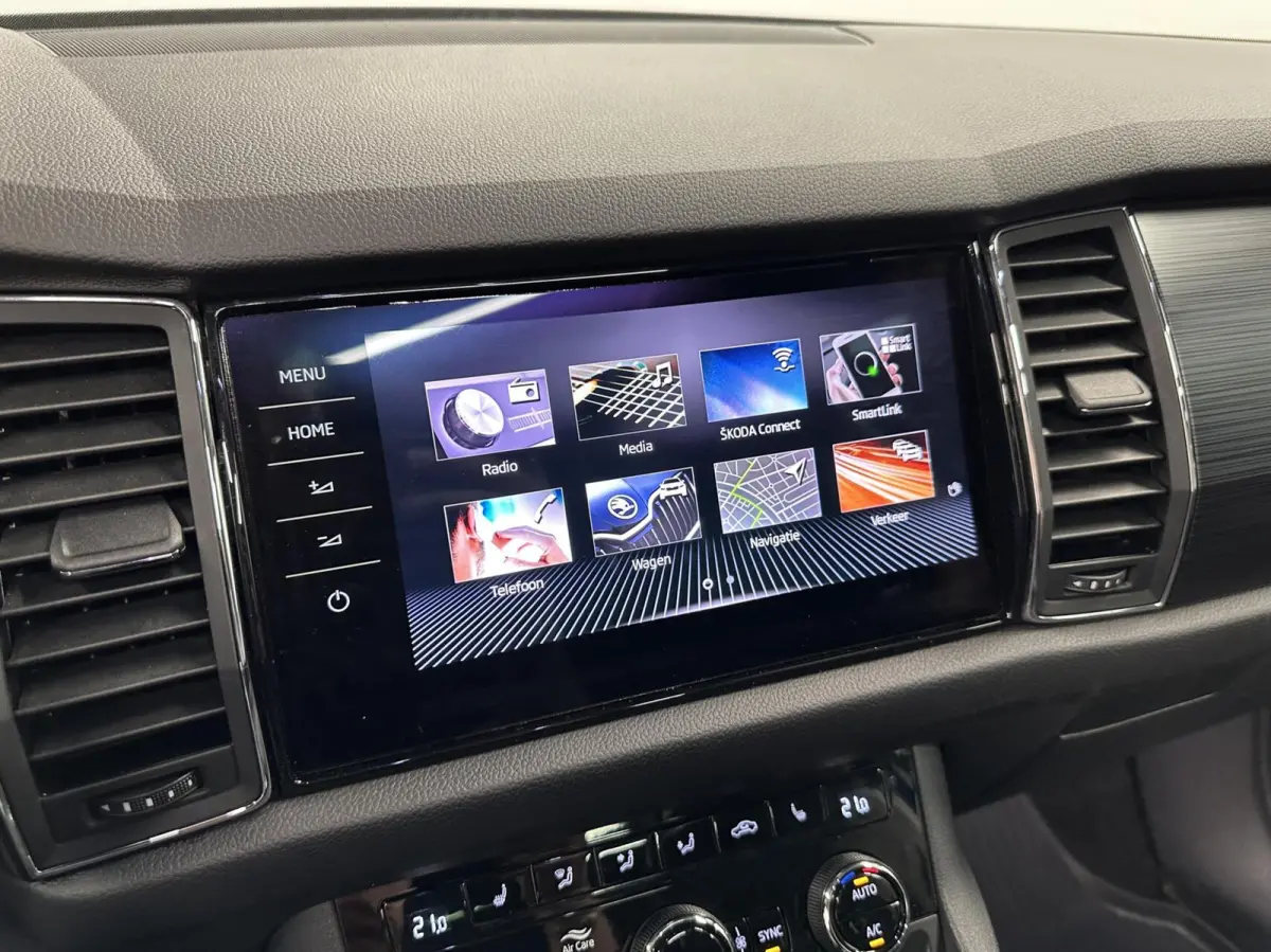 1.5 TSI Business Edition PANO TREKHAAK CAMERA CARPLAY ECC CRUISE.