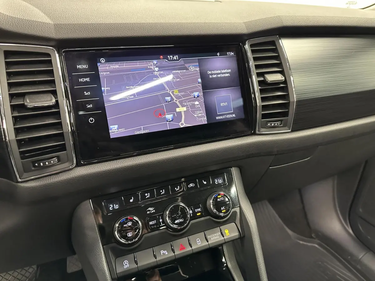 1.5 TSI Business Edition PANO TREKHAAK CAMERA CARPLAY ECC CRUISE.