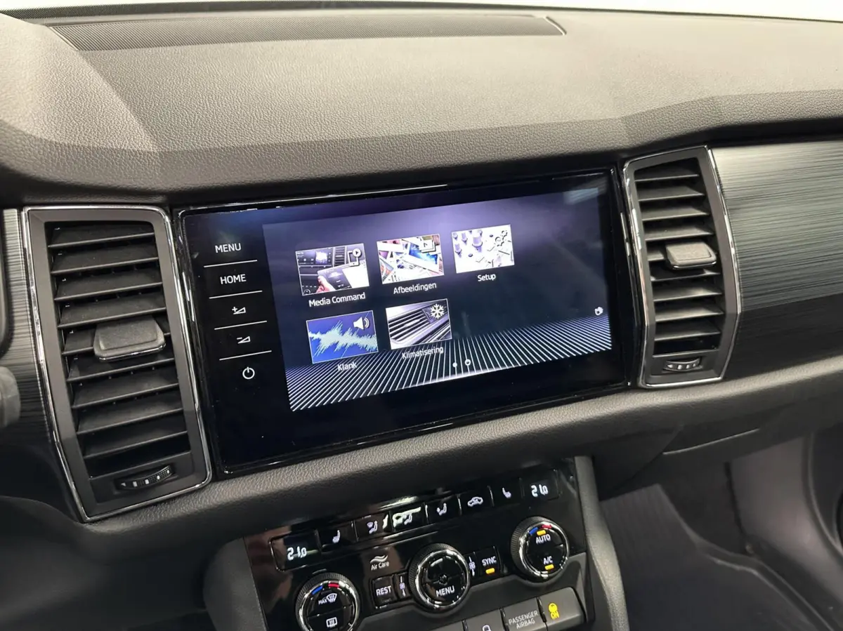1.5 TSI Business Edition PANO TREKHAAK CAMERA CARPLAY ECC CRUISE.