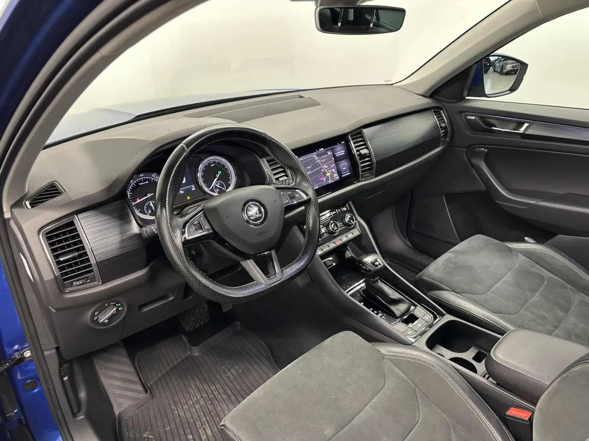 1.5 TSI Business Edition PANO TREKHAAK CAMERA CARPLAY ECC CRUISE.