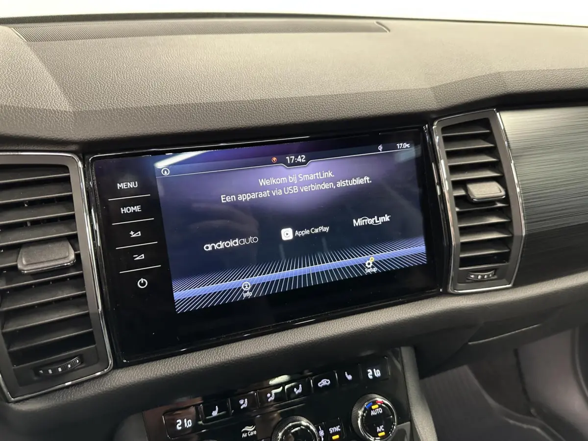 1.5 TSI Business Edition PANO TREKHAAK CAMERA CARPLAY ECC CRUISE.