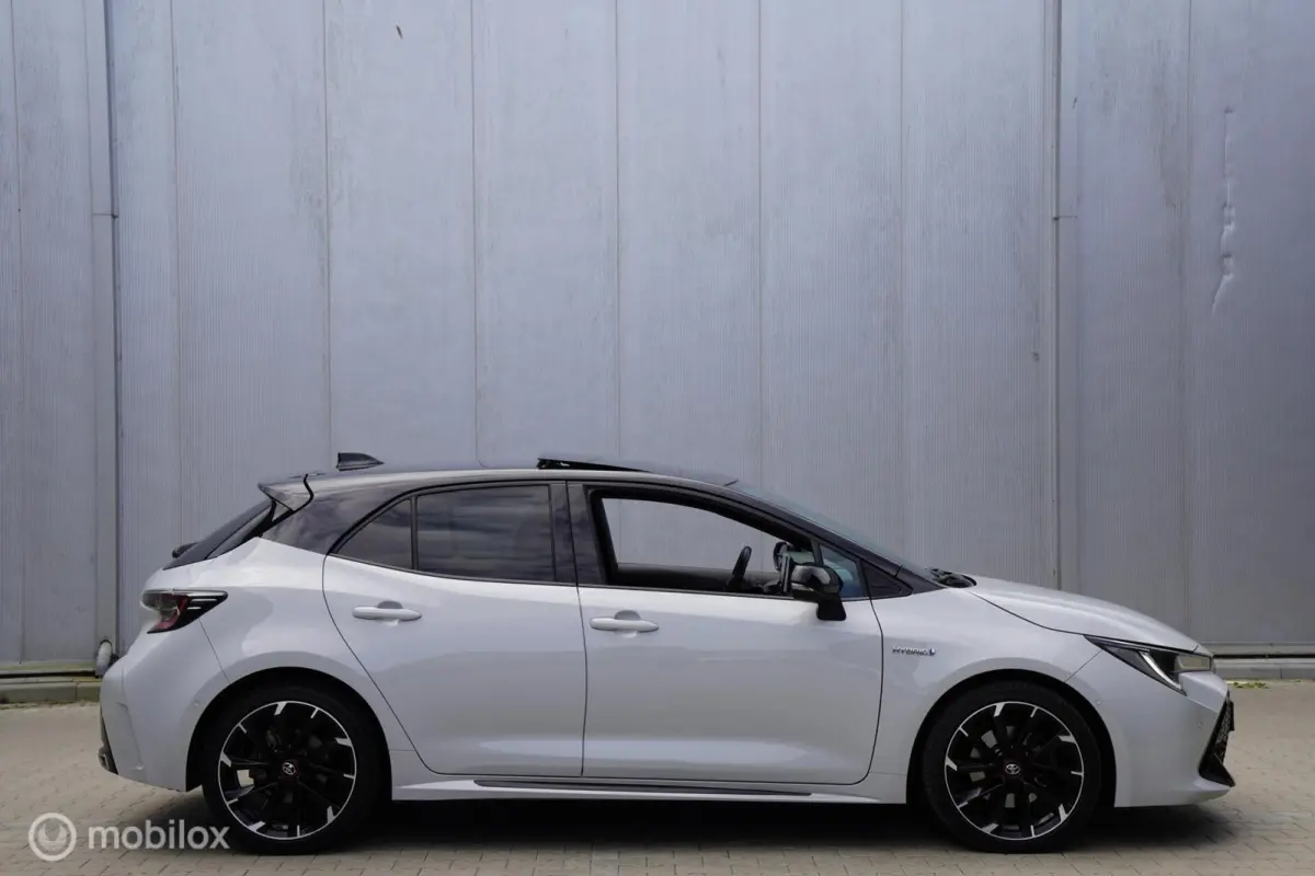 2.0 Hybrid GR-Sport Plus 2020 Krijtgrijs Pano