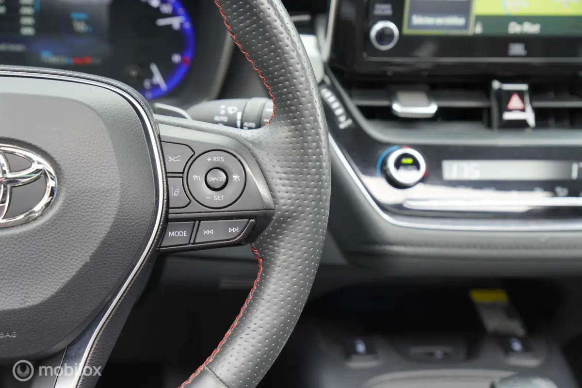 2.0 Hybrid GR-Sport Plus 2020 Krijtgrijs Pano
