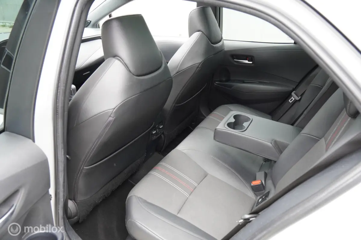 2.0 Hybrid GR-Sport Plus 2020 Krijtgrijs Pano