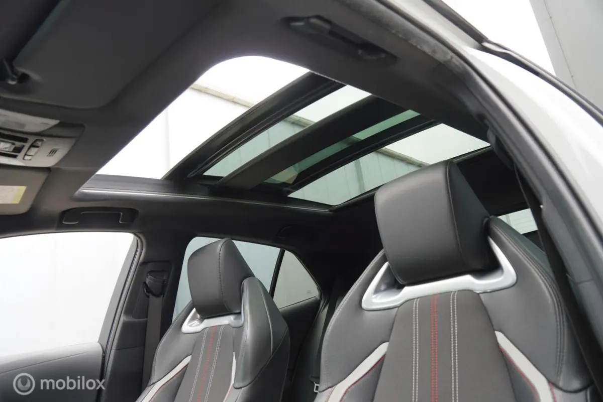 2.0 Hybrid GR-Sport Plus 2020 Krijtgrijs Pano