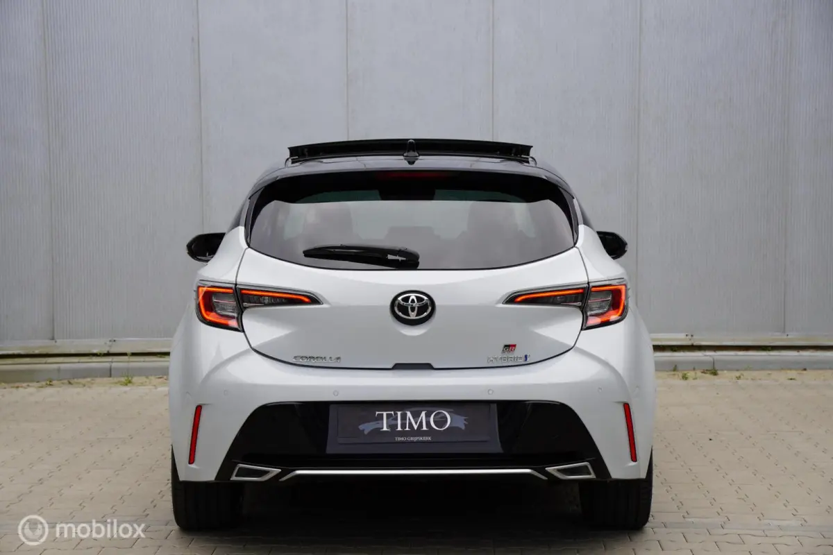 2.0 Hybrid GR-Sport Plus 2020 Krijtgrijs Pano