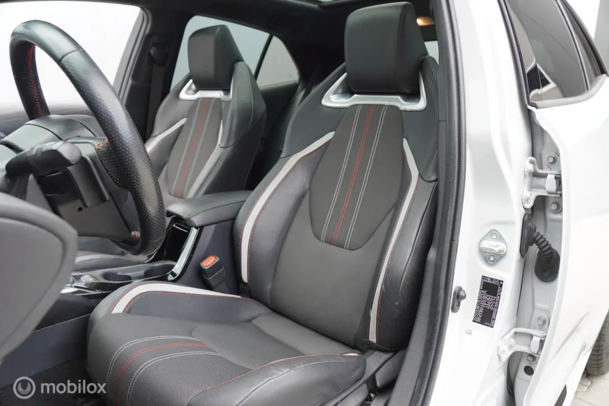 2.0 Hybrid GR-Sport Plus 2020 Krijtgrijs Pano