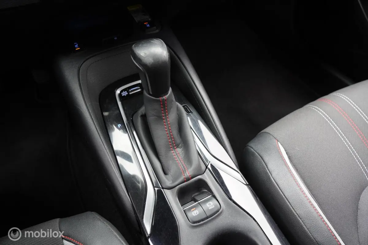 2.0 Hybrid GR-Sport Plus 2020 Krijtgrijs Pano