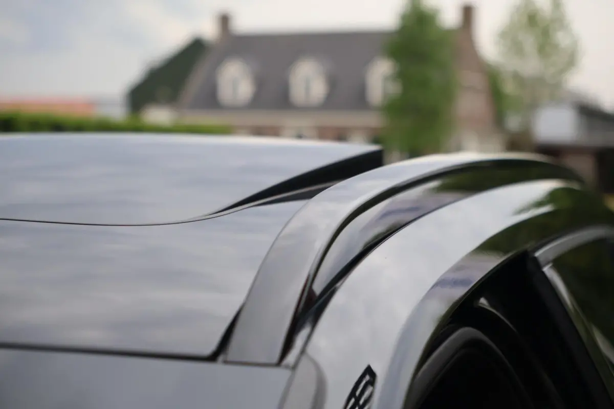 T4 Black Edition| Stoelverwarming | Trekhaak | Parkeercamera | Panoramadak | H/K | Glossy Black | Keyless