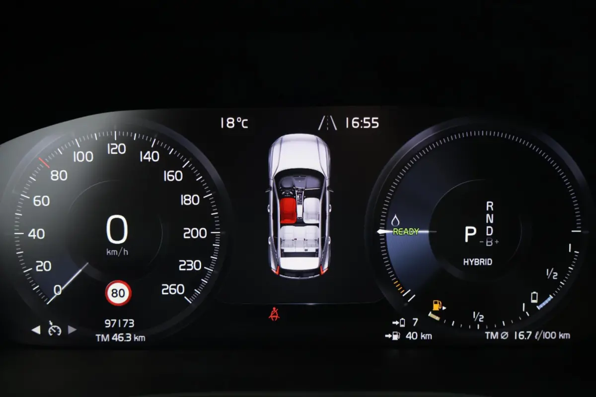 T4 Black Edition| Stoelverwarming | Trekhaak | Parkeercamera | Panoramadak | H/K | Glossy Black | Keyless