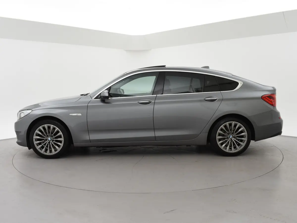 530d 245 PK AUT. HIGH EXECUTIVE + PANORAMA | AFN. TREKHAAK 2100 KG | COMFORTZETELS | STOELVERW. V+A | HEAD-UP