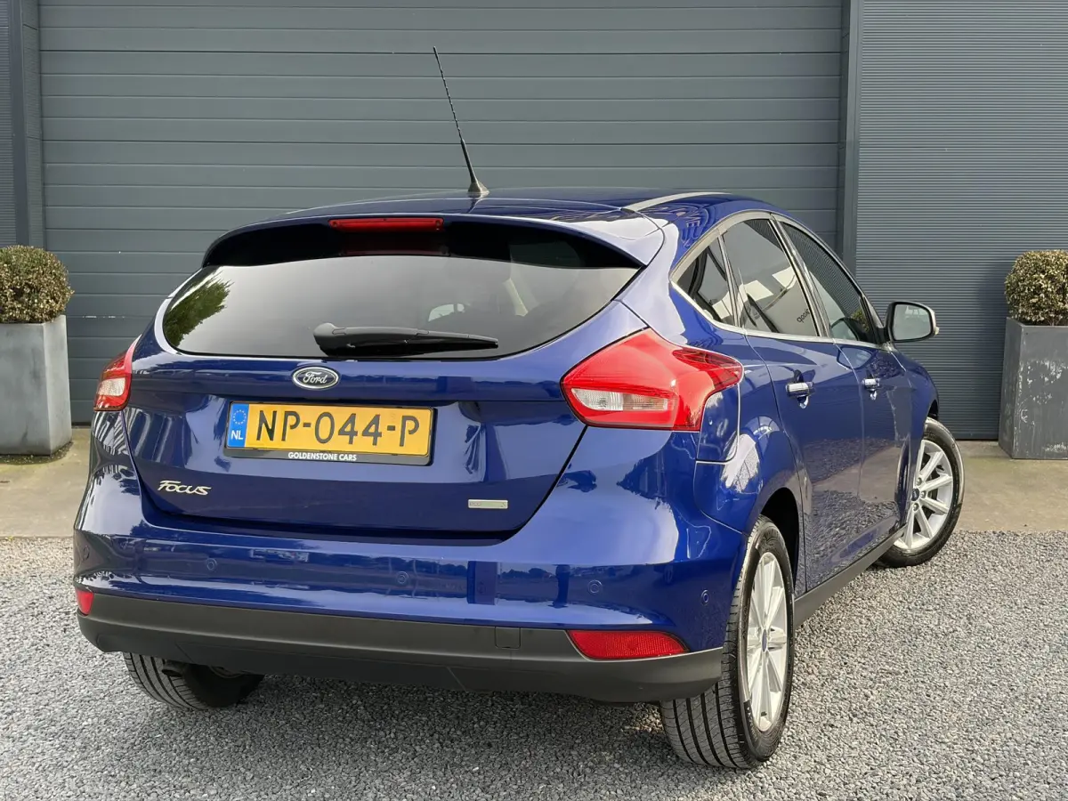 1.0 Titanium 2e Eigenaar,Dealer Onderhouden,Navi,Pdc V+A,125pk,Clima,Cruise,6 Bak,Lm velgen,Net beurt gehad,Apk tot 04-2027