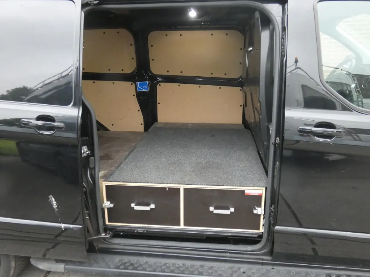 320 2.0 TDCI L2H1 Sport* navi/cam*xenon*