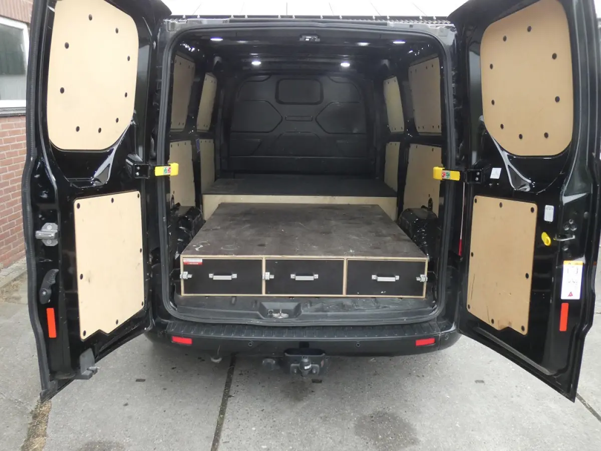 320 2.0 TDCI L2H1 Sport* navi/cam*xenon*