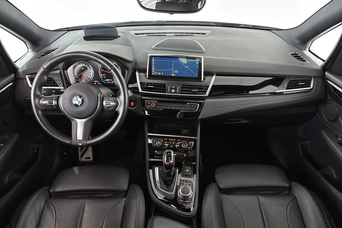 218i High Executive Edition M Sport Automaat Lederen Sportstoelen Stoelverwarming Head-Up LED Koplampen Camera
